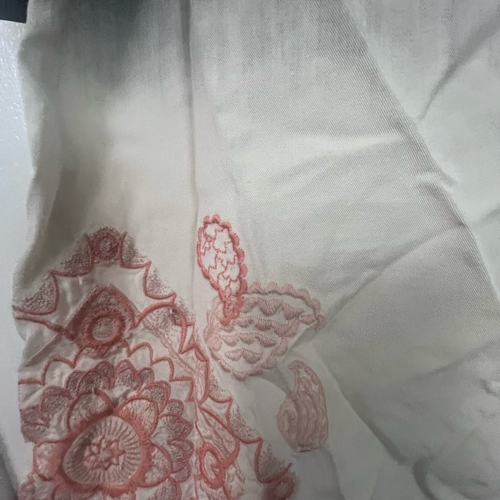 Cream Asymmetrical Ruffled Blouse - Picture 4 of 4